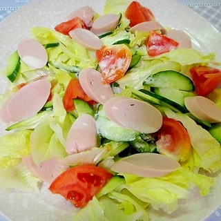 魚肉ソーセージのグリーンサラダ